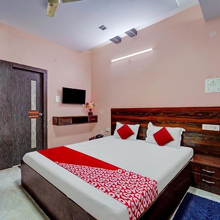 Hotel O Wellfood Inn Патна Екстериор снимка