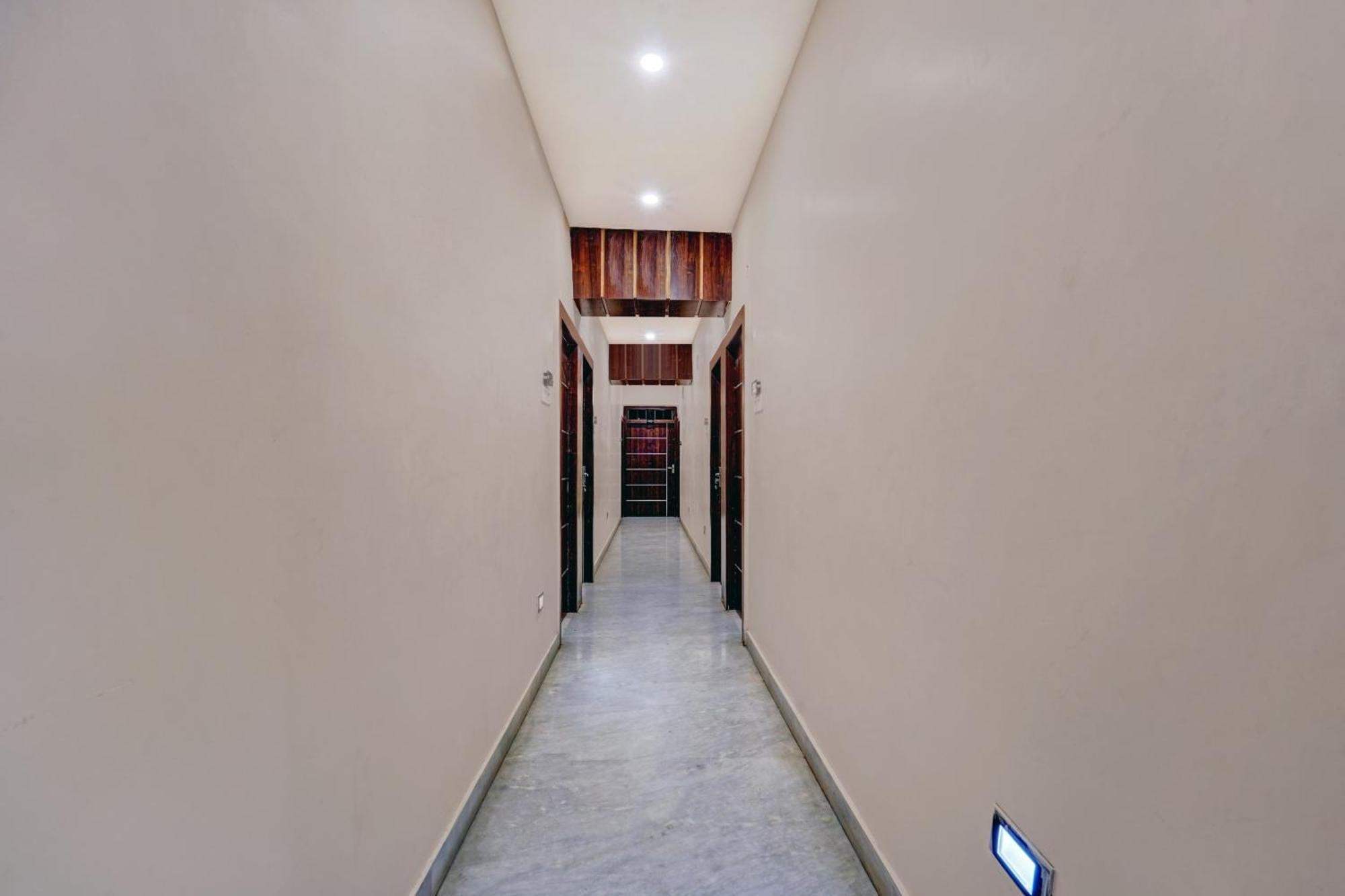 Hotel O Wellfood Inn Патна Екстериор снимка