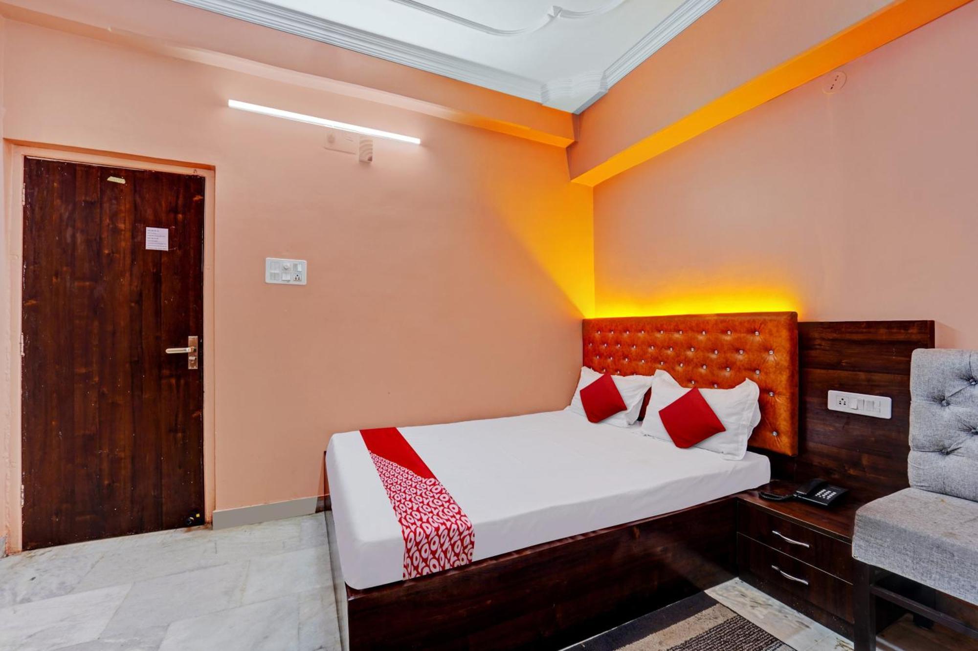 Hotel O Wellfood Inn Патна Екстериор снимка
